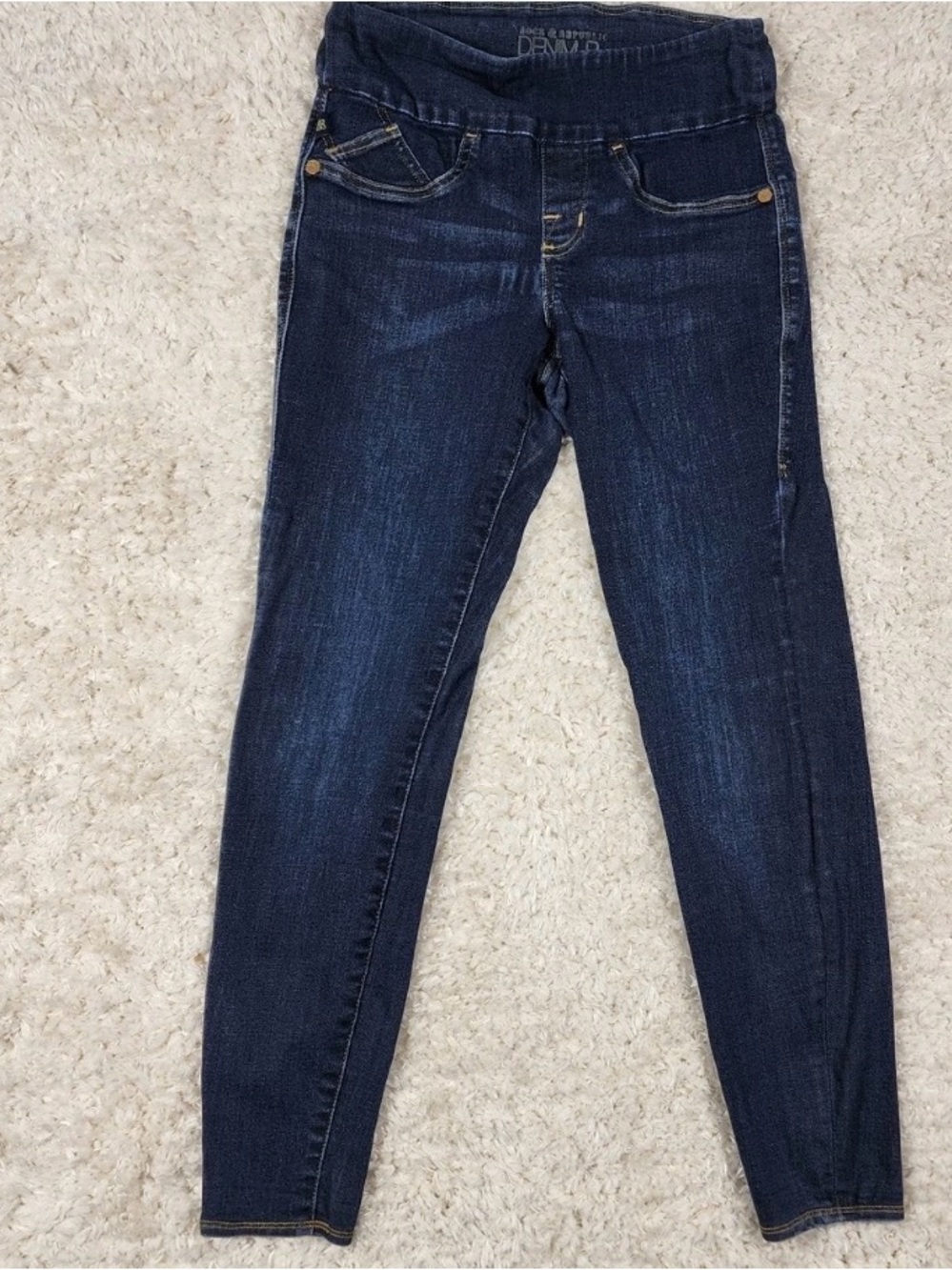 Rock & Republic -Denim Rx Fever Pull-On Jeggings.